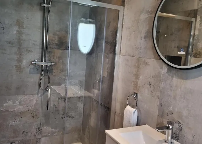 Hidden Acres Малахайд