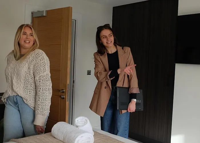 Hidden Acres Малахайд